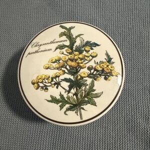 Villeroy & Boch Botanica Chrysanthemum 4" Round Candy Trinket Box with Lid